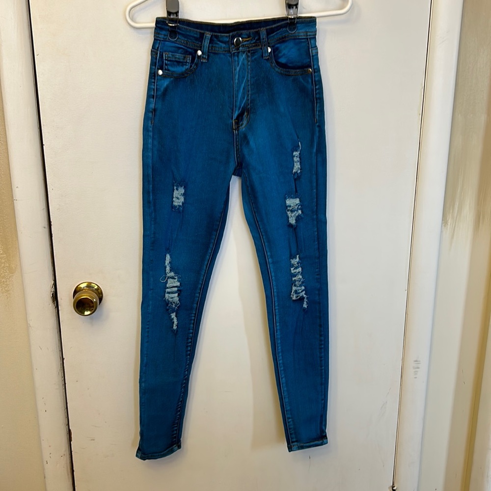 Stylish Blue Distressed Women Jeans